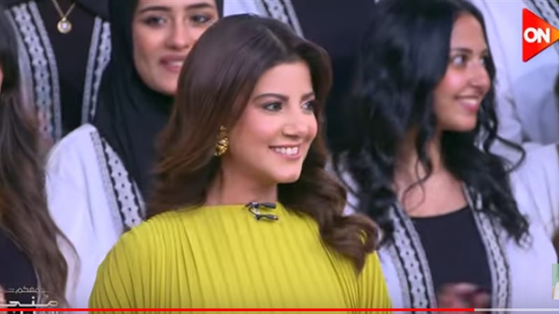 ياسمين علي مع منى