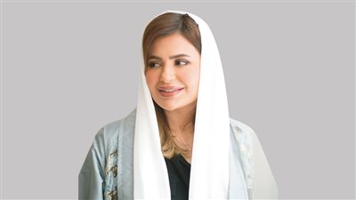 مها المزروعي | فنانة تشكيلية إماراتية وصلت بلوحاتها للعالمية