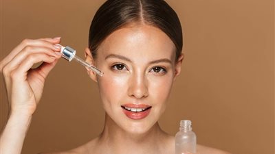 4 فوائد مذهلة لاستخدام سيروم البشرة «تفتيح ونضارة»