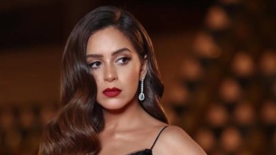 جميلة عوض تساند عمها بعد إصابته بالسرطان (صور)