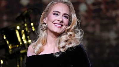 البريطانية أديل تتألق بفستان جورج حبيقة فى حفلتها الأخيرة 