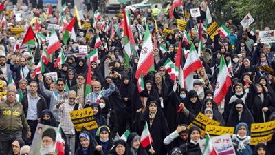 إيران تنظم مسيرات لدعم الفلسطينيين والتنديد بجرائم الاحتلال 