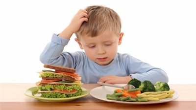 5 أطعمة تهدد ذكاء طفلك أبرزها «التيك آواي»