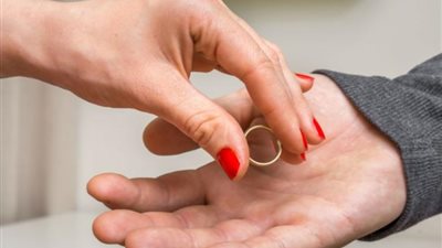 6 خطوات للتعافي من صدمة فسخ الخطوبة «بلاش الذكريات»