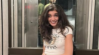 صاحبة أغنية «على فكرة انت اللي مزودها» تنهار باكية بعد تعرضها للتحرش (فيديو)