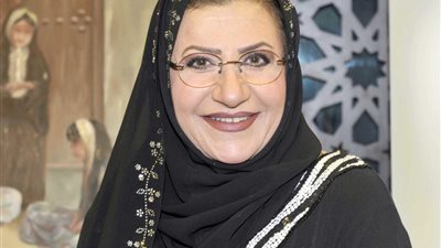 نجمة إدريس | شاعرة كويتية بدرجة دكتورة ورئيس تحرير