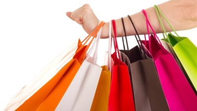 4 أسباب وراء هوس البنات بـ«الشوبنج»