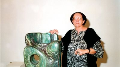 منى السعودي | نحاتة وشاعرة أردنية شهد لها العالم بالبراعة