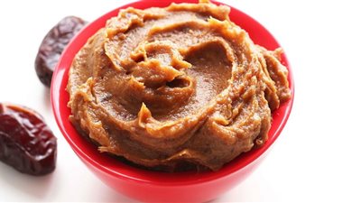 تفسير رؤية التمر المعجون في المنام للمتزوجة والحامل