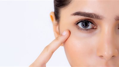 5 طرق للتخلص من الهالات السوداء أسفل العين (إنفوجراف)
