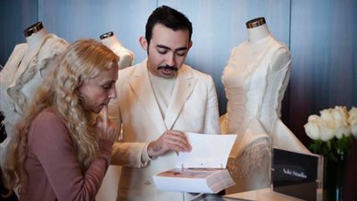 المصمم السعودي محمد آشي يفتتح أسبوع الموضة الأول في الرياض (صور)