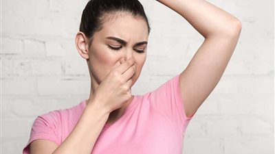 تخلصي من رائحة الجسم الكريهة بـ4 أطعمة سحرية