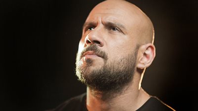 أحمد مكي يثير الجدل بفيديو جديد: «بداية الزوال» 