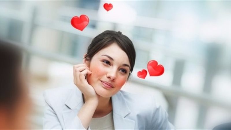 وقوع الفتاة في الحب
