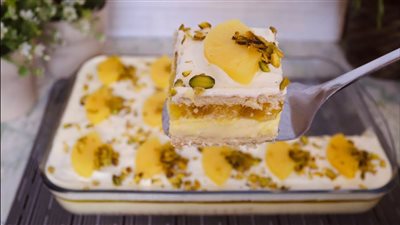 طريقة عمل كيك الجيلي بالأناناس