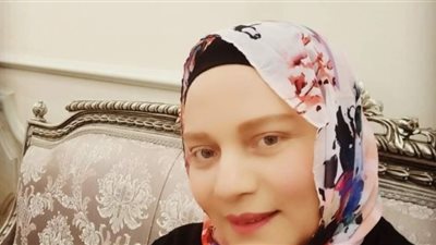 جيهان محيى | أول سيدة تستطيع استخدام نبات البردي بالمصنوعات الجلدية (فيديو)