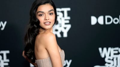 راشيل زيجلر تتألق في عرض «ألعاب الجوع» بتوقيع إيلي صعب (صور)