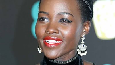 الكينية لوبيتا نيونجو تروج للفيلم السوداني «وداعا جوليا» بمهرجان كان (صور)