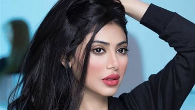 البحرينية شيلاء سبت تنهار باكية في عيد ميلادها لسبب صادم (فيديو)