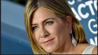 جينفر أنستون تنشر رسائل نصية بينها وبين ماثيو بيري