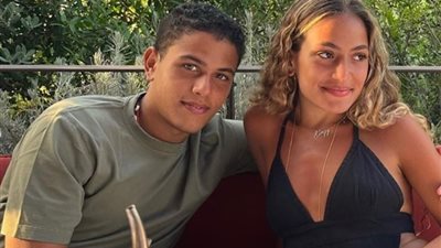 كنزي عمرو دياب تهنئ شقيقها بعيد ميلاده بهذه الطريقة (صور)