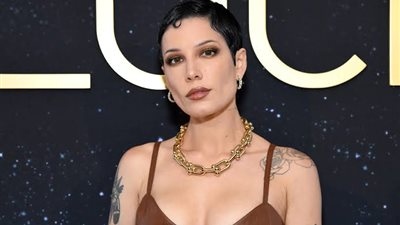 المغنية الأمريكية هالزي تتعرض لتهديدات بالقتل لهذا السبب 