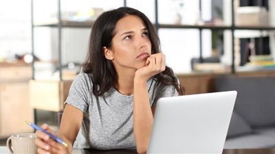 كيف اتوقف عن التفكير في شخص بعيد عني؟ «حبي نفسك» 