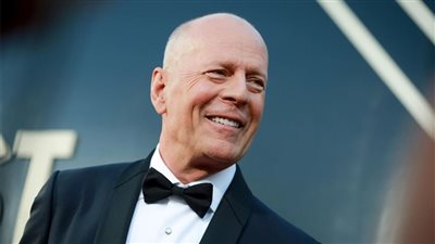 أحدث ظهور للنجم بروس ويلز بعد إصابته بالخرف