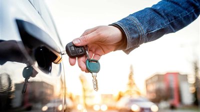 ما حكم شراء سيارة بقرض من البنك؟ «الإفتاء تُجيب» (فيديو)