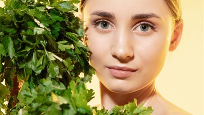 فوائد الطحالب الحمراء لبشرة أكثر شباباً