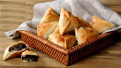 طريقة عمل فطائر السبانخ  بخطوات سهلة 