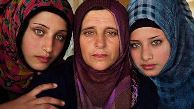 أبرز مميزات المرأة السورية «المرونة والتعاطف» 