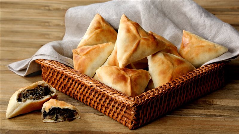 طريقة عمل فطائر السبانخ
