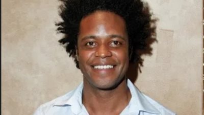 وفاة الممثل والمخرج العالمي تشارلز أوفيسر بأزمة قلبية