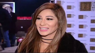الفنانة إنجي شرف تعلن اعتزالها الفن نهائيًا
