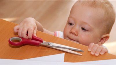 5 نصائح لتحمي طفلك من خطر الحوادث المنزلية