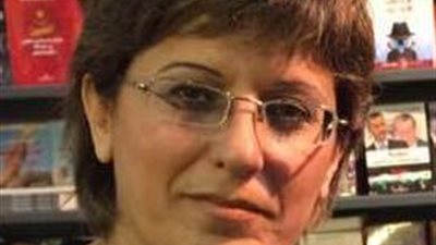 نعمت الحاموش | كاتبة لبنانية أجابت على أسئلة شغلت الرجل والمرأة