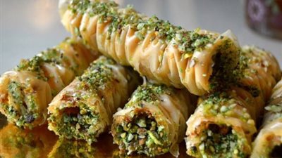 طريقة عمل البقلاوة بالمكسرات في المنزل