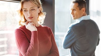 4 طرق تنقذ حياتك الزوجية من الملل «العبي على المفاجأة»