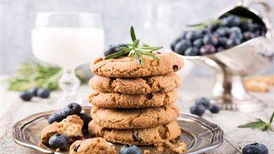 طريقة عمل كوكيز الزبدة بالبلوبيري