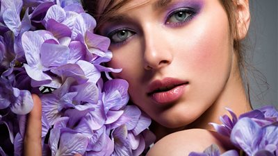 مكياج أرجواني لشتاء 2024 لإطلالة مشرقة