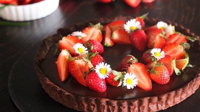 طريقة عمل تارت الفراولة بالشوكولاتة