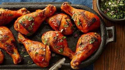 4 مخاطر لتناول الدجاج (إنفوجراف)