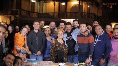 أسرة «حق العرب» يحتفلون بعيد ميلاد أحمد العوضي (صور)