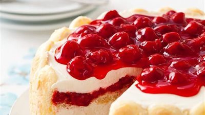 طريقة عمل كيكة الكرز بالكريمة