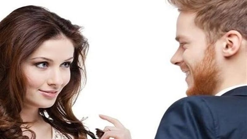 علامات اعجاب الفتاة