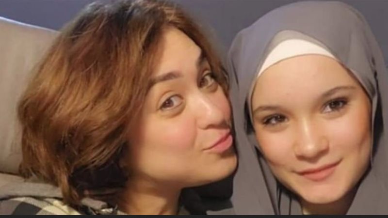 مروة عبد المنعم وابنتها