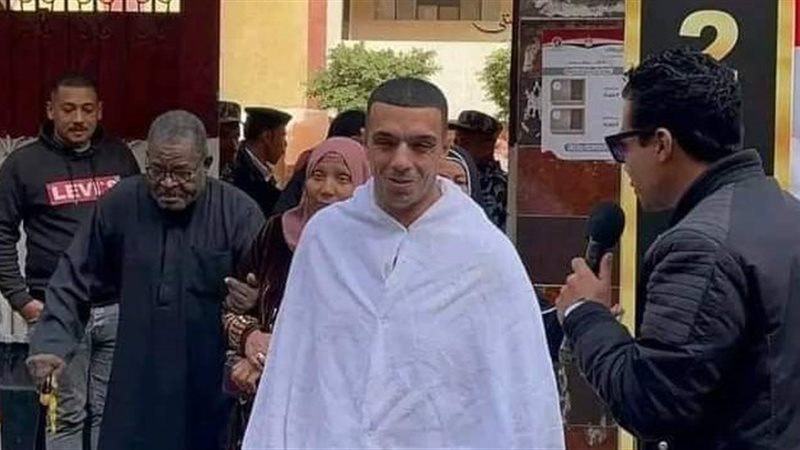ناخب بملابس الاحرام