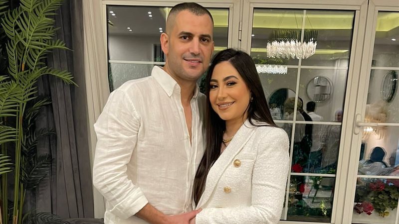 المطربة بوسي وطليقها