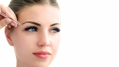 5 خطوات لرسم الحواجب بطريقة احترافية